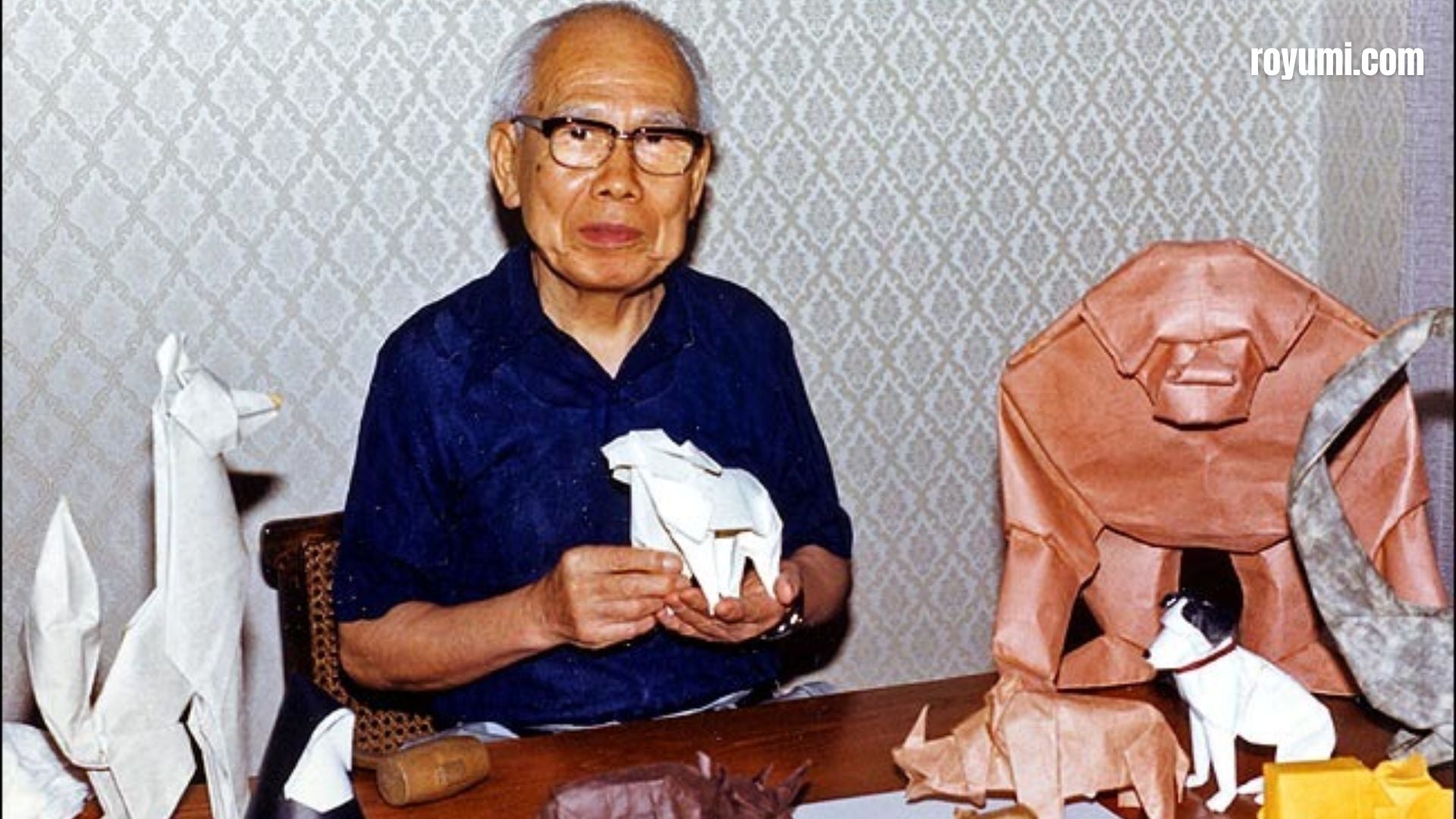 Akira Yoshizawa: El Maestro del Origami que Dobló las Reglas del Arte