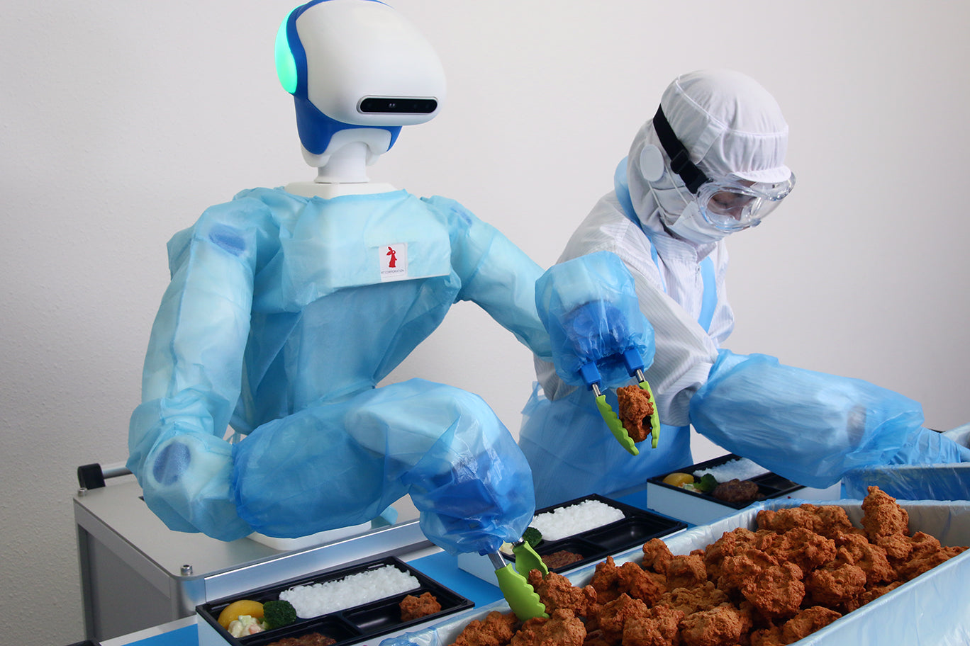 Un robot humanoide que prepara almuerzos para llevar en Japón