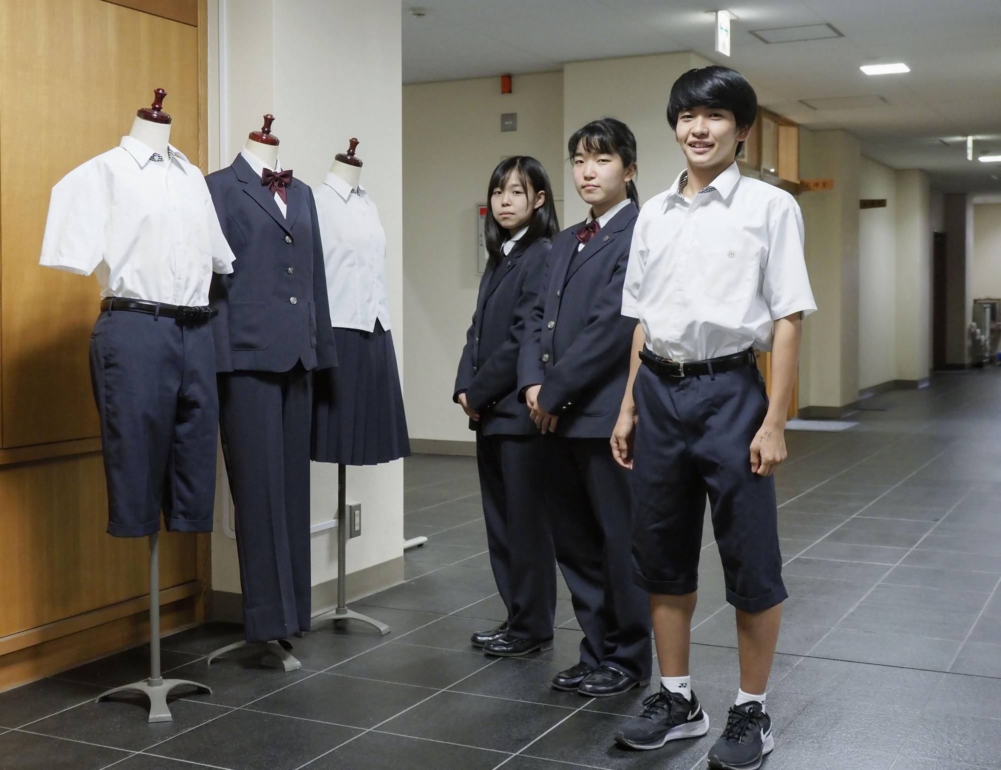 Saitama high schools will allow girls to wear pants